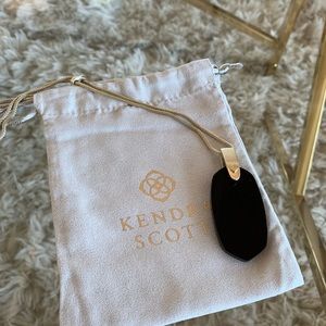 Kendra Scott Long Pendant